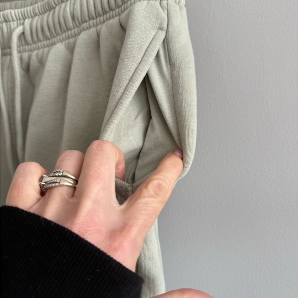 Mono B Sage Green Fleece Jogger Sweatpants Women’s Medium Athleisure Lounge - Picture 4 of 5